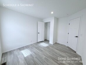 6916 Country Ln in Belleville, MI - Building Photo - Building Photo