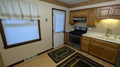 418 Lincoln Ln in Frankfort, IL - Building Photo - Building Photo