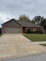 2302 Aspen in Siloam Springs, AR - Building Photo