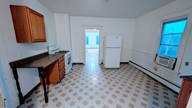 45 Greenwood Ave in Mechanicville, NY - Foto de edificio - Building Photo