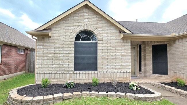 property at 17226 Stratford Green Dr