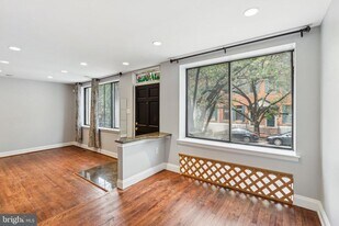 2028 Arch St in Philadelphia, PA - Building Photo