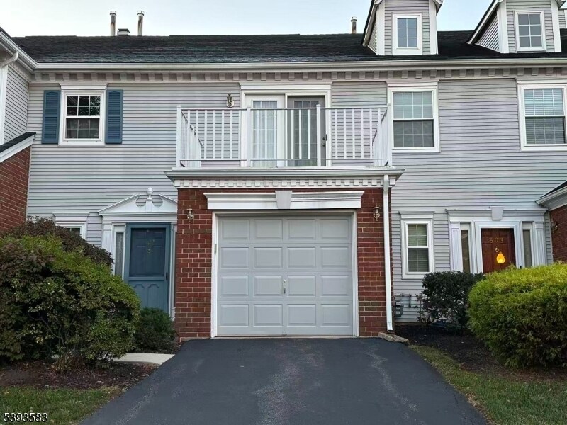 604 Bayley Ct in Bridgewater, NJ - Building Photo