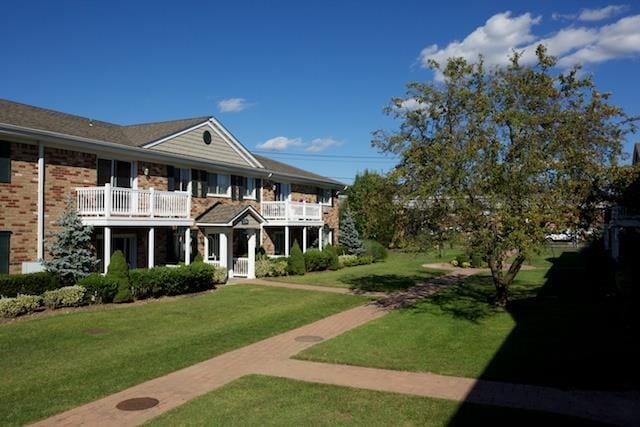 224 Lakeland Ave in Sayville, NY - Building Photo - Building Photo