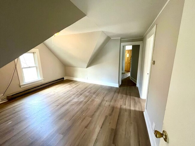 48 -50 Acushnet Ave, Unit 3 in Springfield, MA - Building Photo - Building Photo