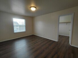 16770A Huntington Ln in St. Robert, MO - Building Photo