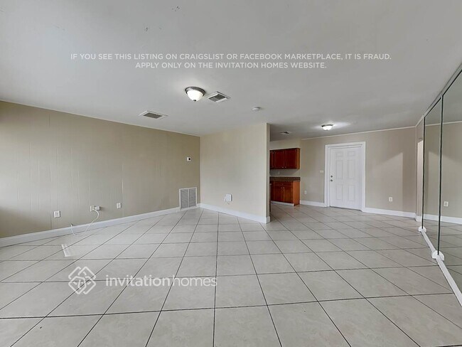 7041 SW 27th St in Miramar, FL - Building Photo - Building Photo