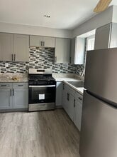 2069 135th Pl, Unit 4 in Blue Island, IL - Building Photo - Building Photo