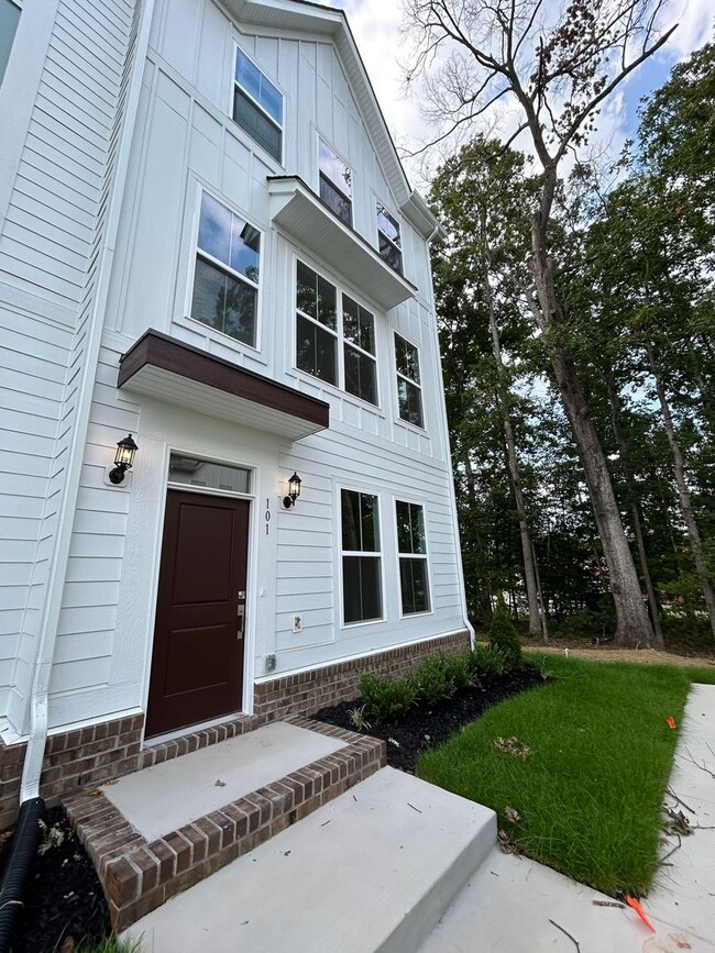 property at 101 Avenda Ln