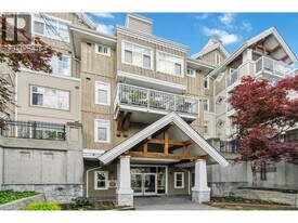 1428 Parkway Blvd in Coquitlam, BC - Building Photo