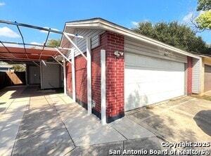 property at 6827 Maple Spgs