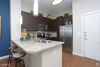 4818 Cole Ave in Dallas, TX - Building Photo - Building Photo