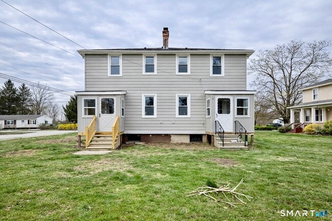 54 Litchfield Ave in Killingly, CT - Building Photo - Building Photo