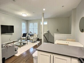 2538 N Southport Ave in Chicago, IL - Building Photo - Building Photo