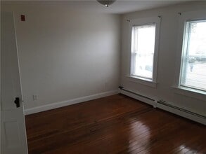 64 Lyon Ave in East Providence, RI - Building Photo - Building Photo