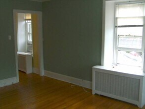 8107 Germantown Ave in Philadelphia, PA - Building Photo - Building Photo