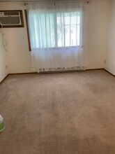 902 Benton Dr in Iowa City, IA - Building Photo - Building Photo