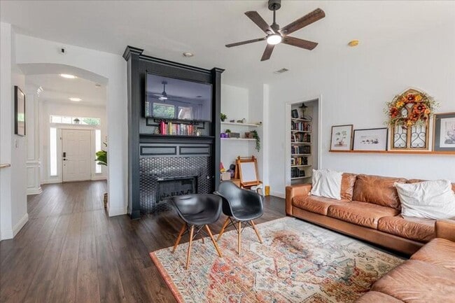 2209 Swallow Ln in Lewisville, TX - Building Photo - Building Photo