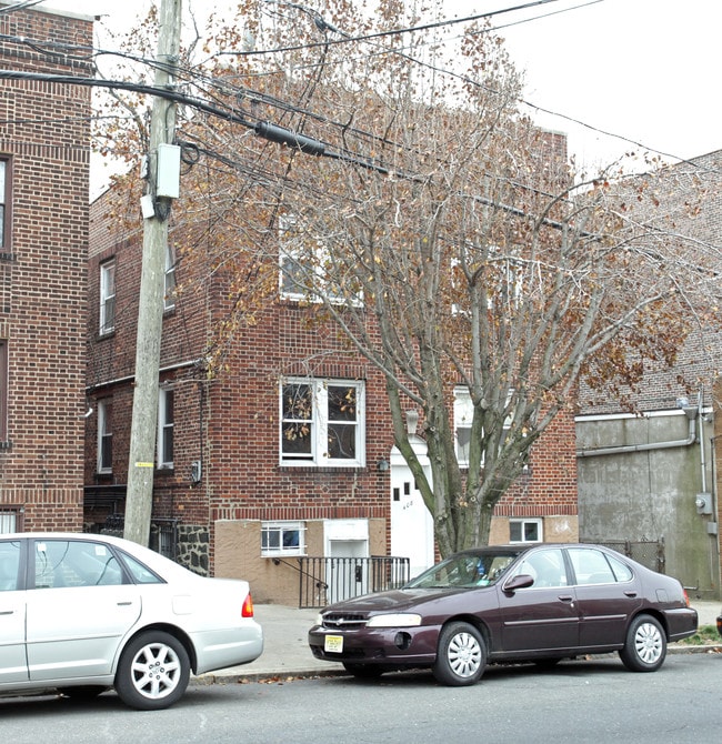 408 Anderson Ave in Cliffside Park, NJ - Foto de edificio - Building Photo