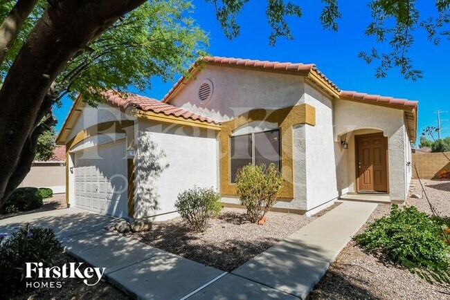 3034 W Lucia Dr in Phoenix, AZ - Building Photo - Building Photo