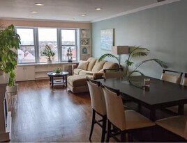 1 E Broadway in Long Beach, NY - Building Photo