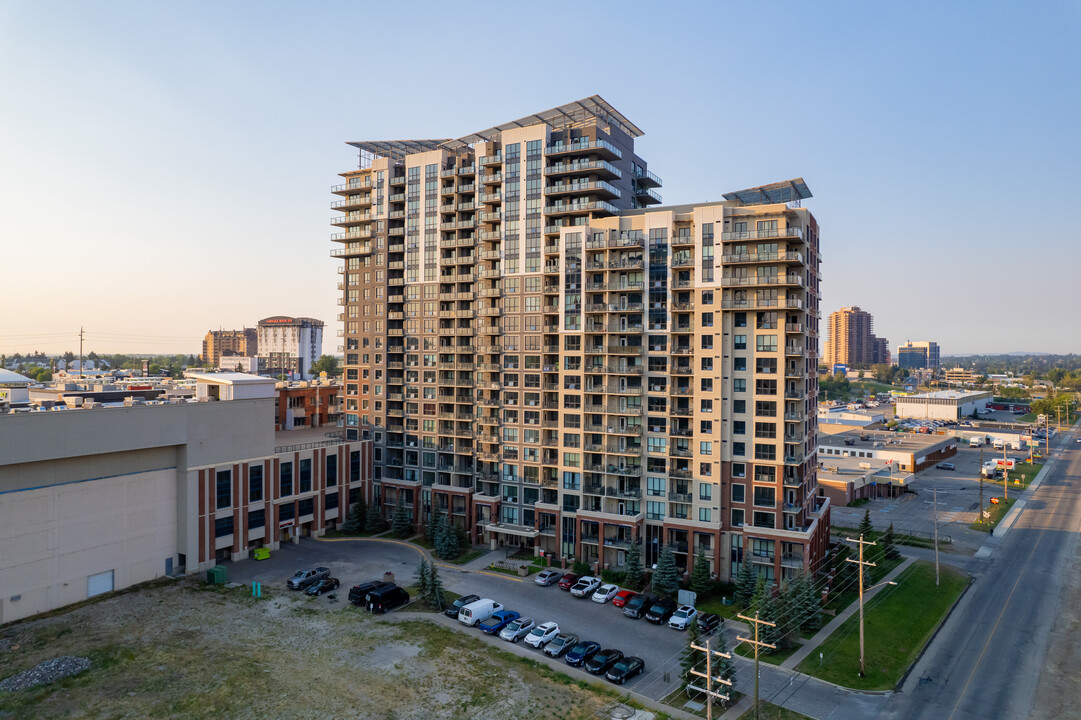 London at Heritage Station - Abbey Tower in Calgary, AB - Building Photo