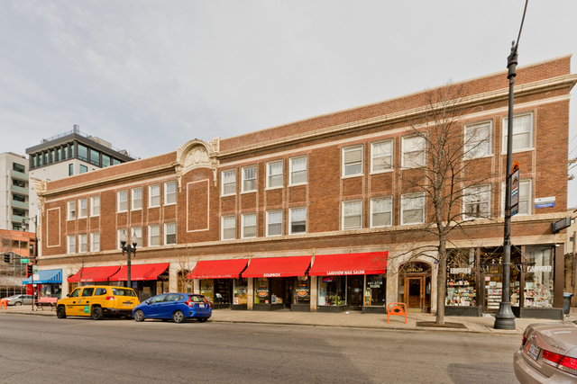 2941 N Broadway in Chicago, IL - Building Photo