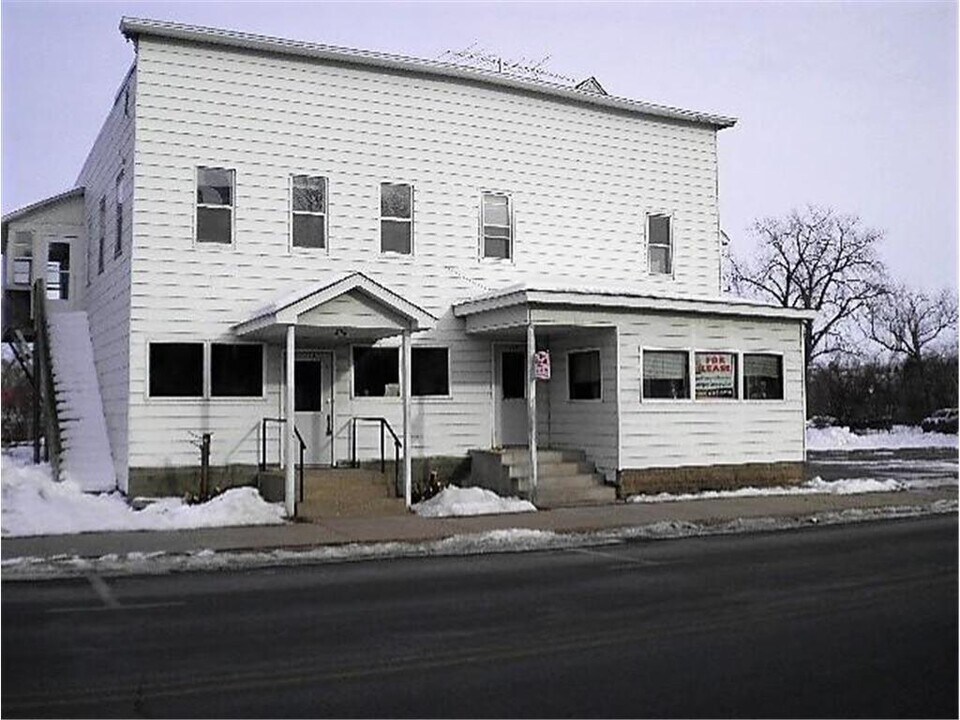 118 Spring St in Somerset, WI - Building Photo
