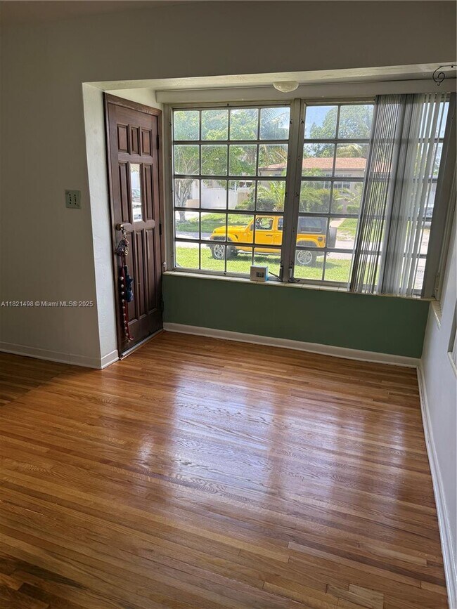 91 W 63rd St in Hialeah, FL - Building Photo - Building Photo