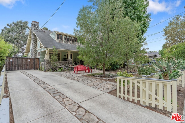655 S Hudson Ave in Pasadena, CA - Building Photo - Building Photo