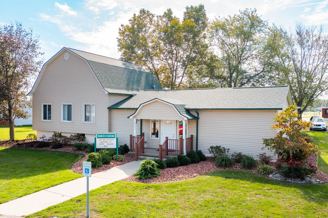 Willow Green Mobile Homes in Monroe, MI - Building Photo