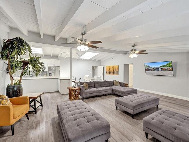 2500 NE 19th St, Unit 0 in Pompano Beach, FL - Foto de edificio - Building Photo