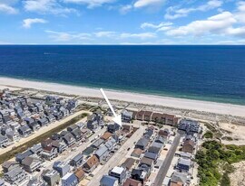 2 Holiday Rd in Seaside Heights, NJ - Building Photo