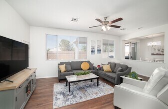 9924 Oriole Crest Ct in Las Vegas, NV - Building Photo - Building Photo