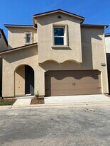 6369 N Santa Lucia Way in Fresno, CA - Building Photo