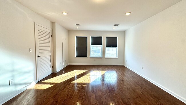 51 Cottage St in Bayonne, NJ - Building Photo - Building Photo