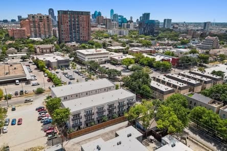 2817 Shelby Ave in Dallas, TX - Foto de edificio - Building Photo