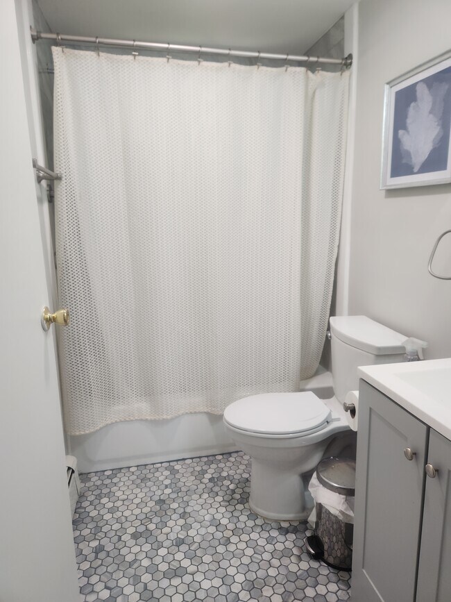 471 Smith St in Central Islip, NY - Building Photo - Building Photo