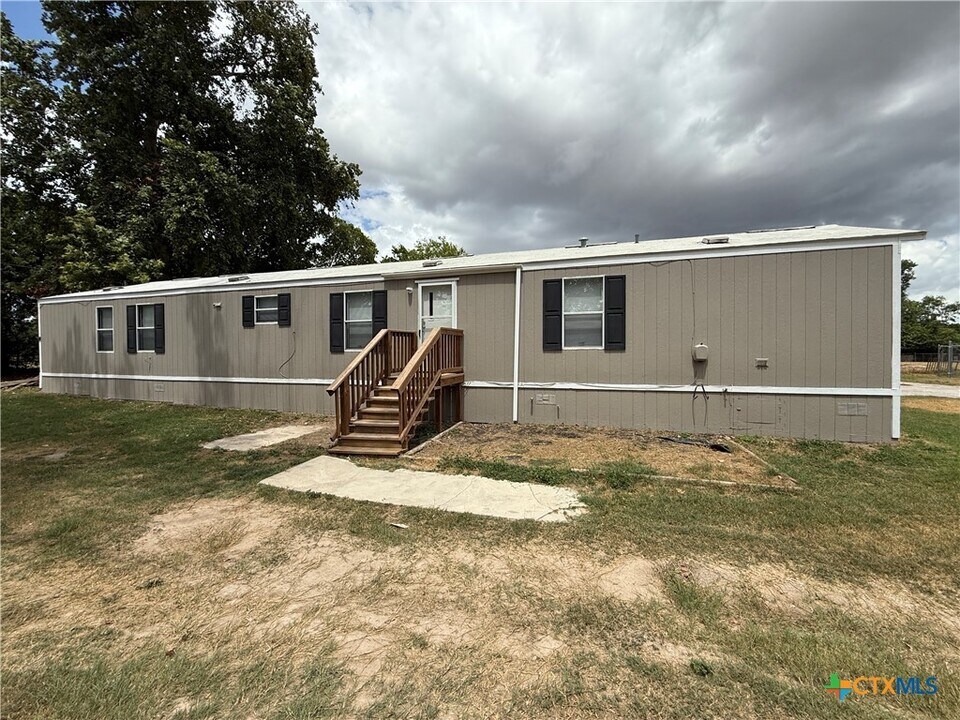 1035 Ferryboat Ln in New Braunfels, TX - Building Photo