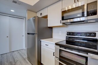 14110 E Temple Dr in Aurora, CO - Foto de edificio - Building Photo