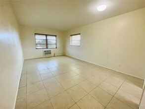 1350 E Sample Rd in Pompano Beach, FL - Building Photo - Building Photo