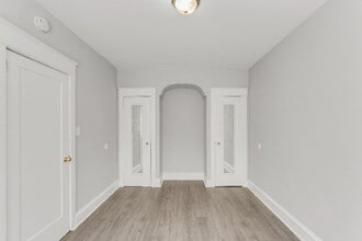 7057 Cresheim Rd, Unit A1 in Philadelphia, PA - Foto de edificio - Building Photo