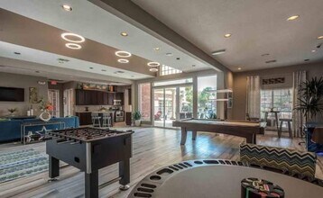 10000 Broadway St in Pearland, TX - Building Photo - Building Photo