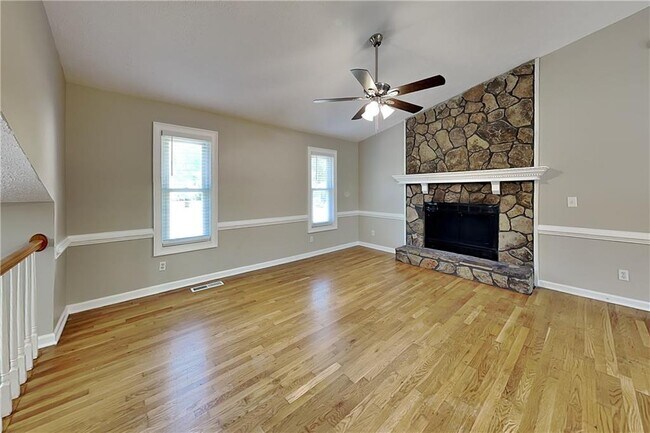 3702 Pine Brook Dr in Acworth, GA - Building Photo - Building Photo