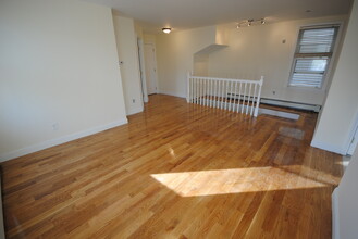 30 Wordsworth St, Unit 2 in Boston, MA - Building Photo - Building Photo