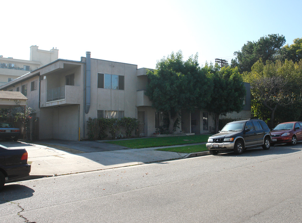 10940 Hesby St in North Hollywood, CA - Building Photo