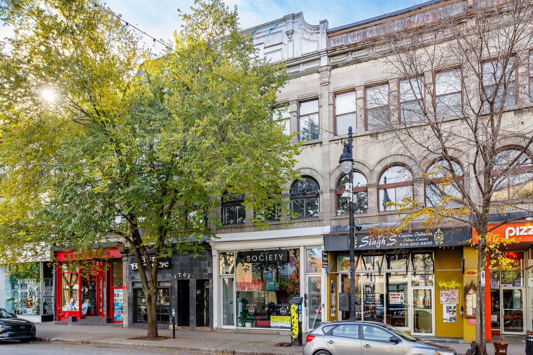 3706-3708 Saint-Laurent Boul in Montréal, QC - Building Photo