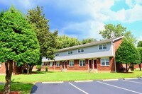 Building Photo - Village Park Apartamentos in Louisville, Kentucky