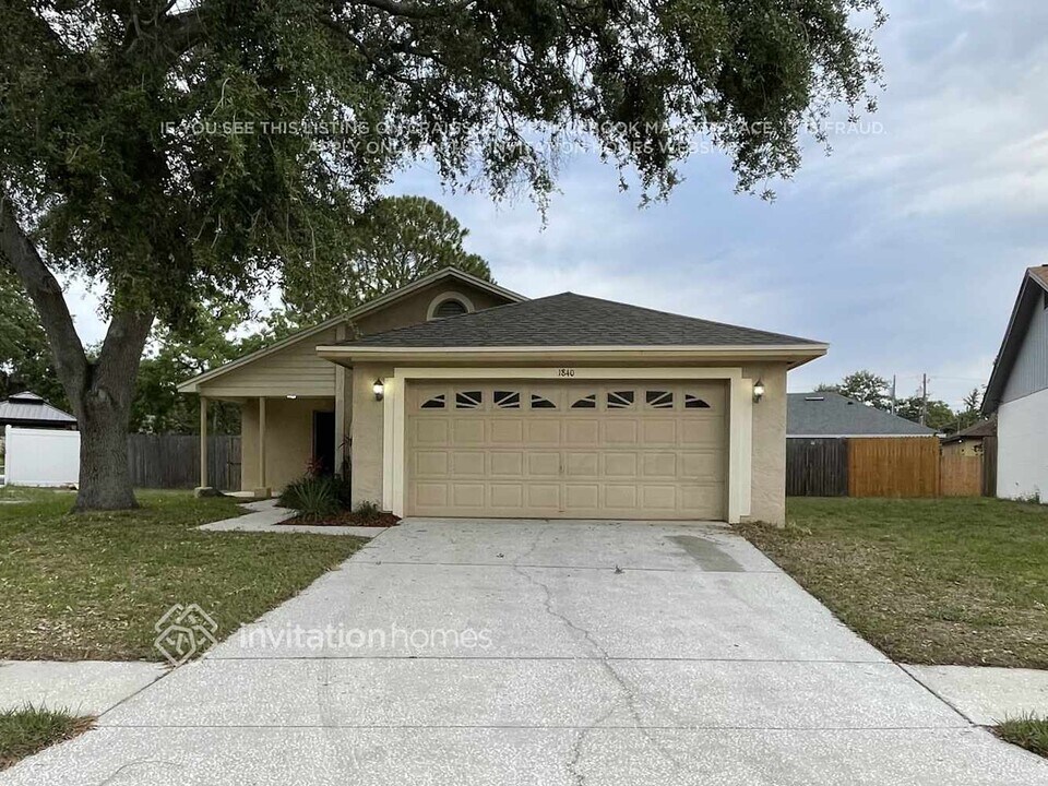 1840 Tinsmith Cir in Lutz, FL - Building Photo