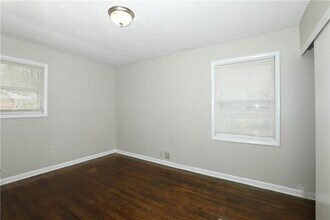 722 Tara Cir SE in Atlanta, GA - Building Photo - Building Photo